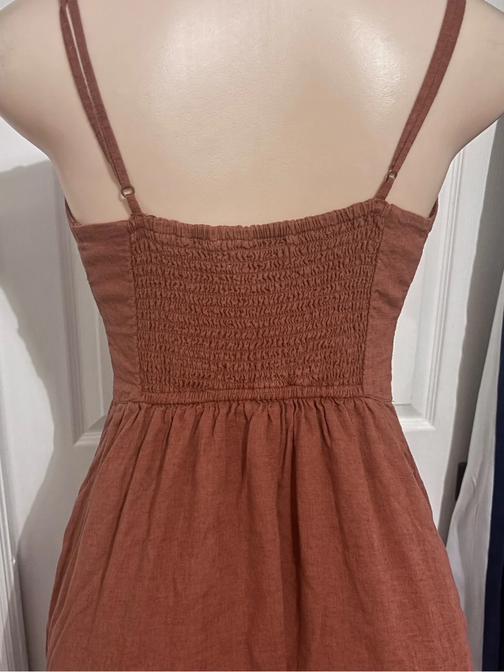Abercrombie & Fitch Rust Tiered Deep V Maxi Dress - Picture 4 of 10